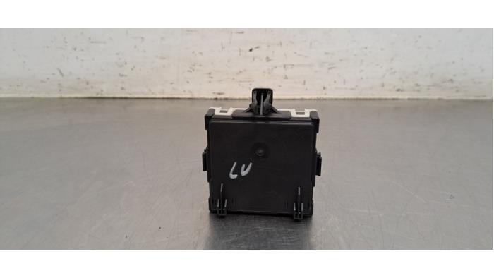 Module verrouillage central des portes Mercedes B-Klasse