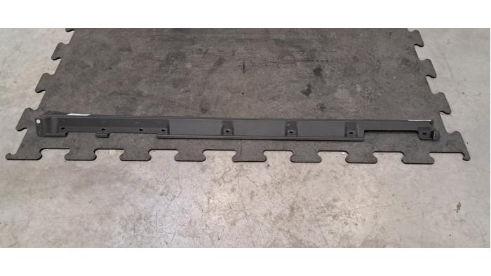 Marche-pied (list de couverture) droite Lexus RX 450H