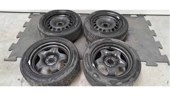 Kit jantes + pneus d'hivers Citroen C4 Cactus