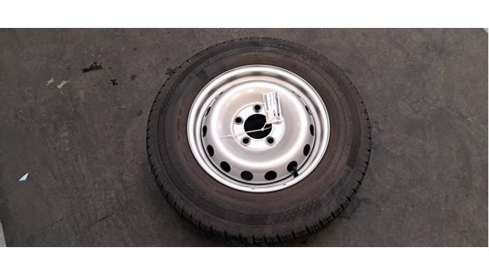 Jante + pneumatique Nissan Interstar