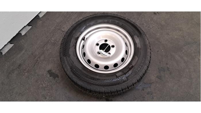 Jante + pneumatique Nissan Interstar