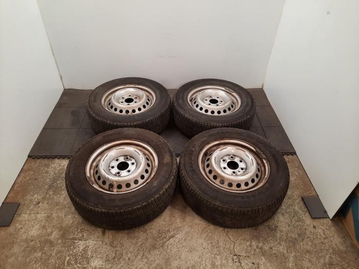 Kit jantes + pneumatiques Iveco New Daily