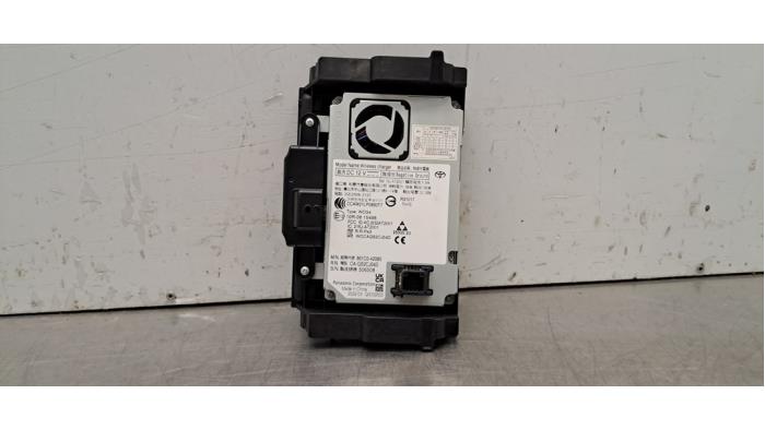 Chargeur sans fil Subaru Solterra