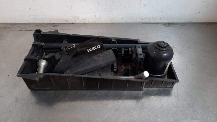 Ensemble cric Iveco New Daily