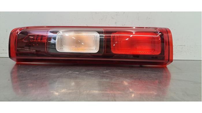 Feu arrière droit Renault Trafic