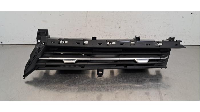 Grille aération tableau de bord Audi Q4