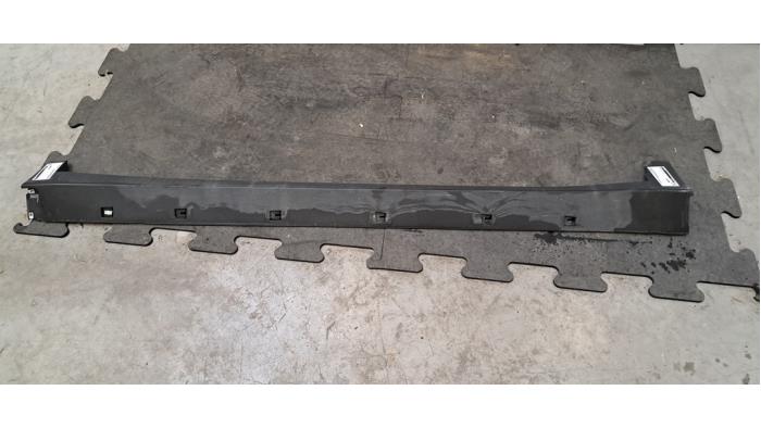 Marche-pied (list de couverture) droite Chevrolet Bolt
