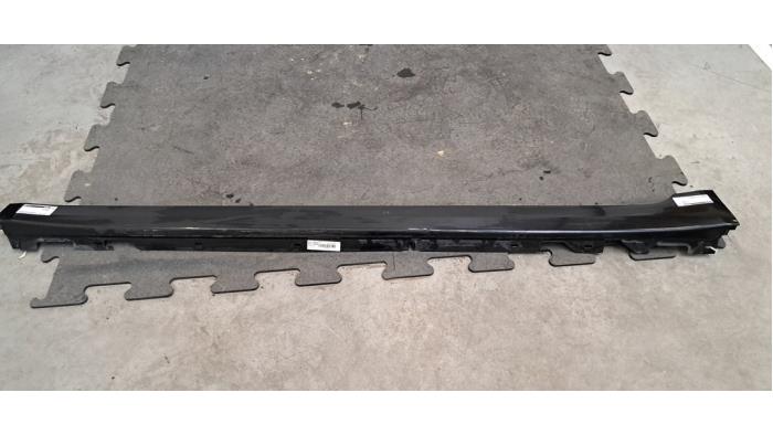 Marche-pied (list de couverture) gauche BMW 5-Série
