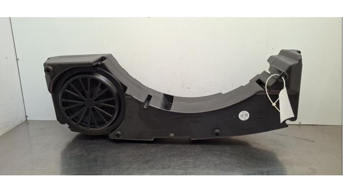 Caisson de graves Porsche Cayenne