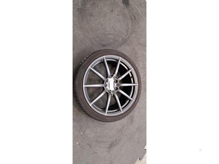 Jante + pneumatique McLaren 