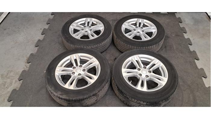 Kit jantes + pneumatiques MG ZS
