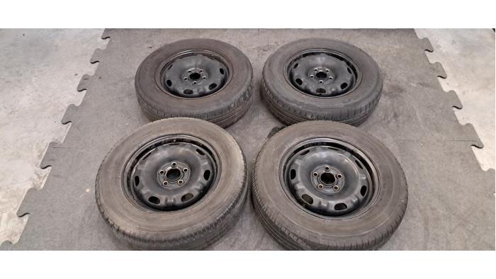 Kit jantes + pneumatiques Volkswagen Polo