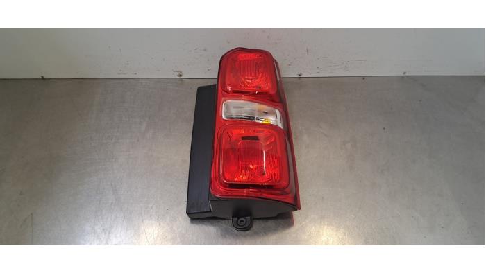 Feu arrière droit Opel Vivaro