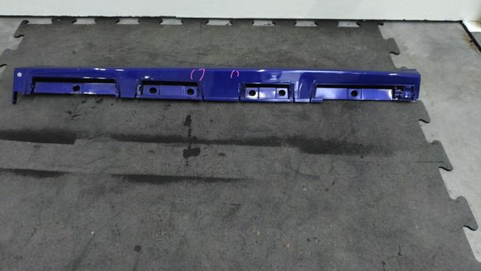 Marche-pied (list de couverture) droite Toyota Yaris