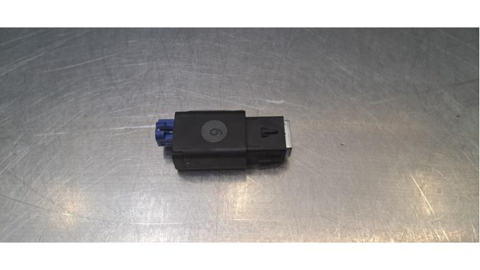 Connexion USB Jeep Avenger