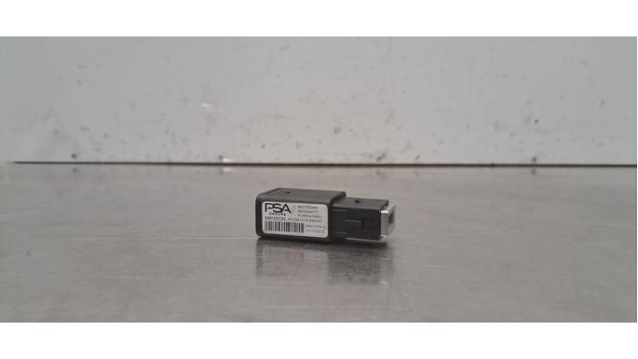 Prise USB Jeep Avenger