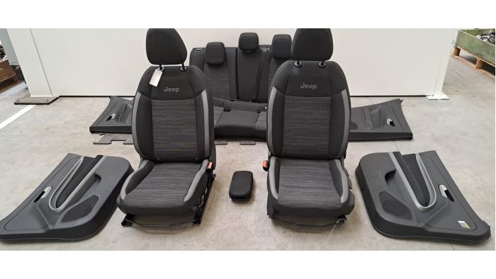 Kit revêtement (complet) Jeep Avenger