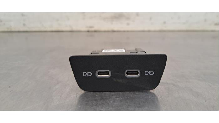 Connexion USB Cupra Born