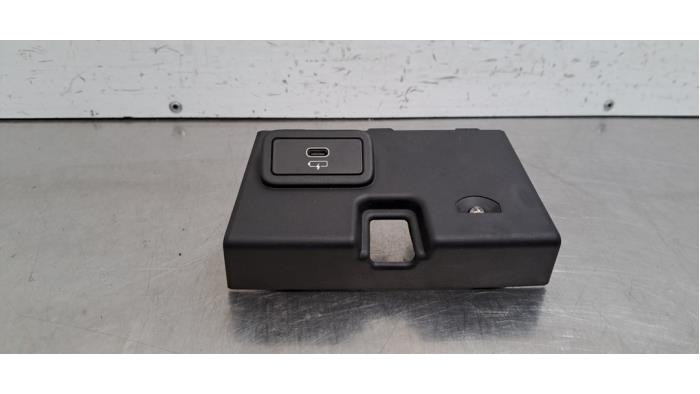 Connexion USB BMW I4