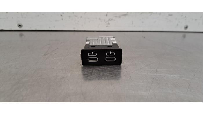 Prise USB BMW I4
