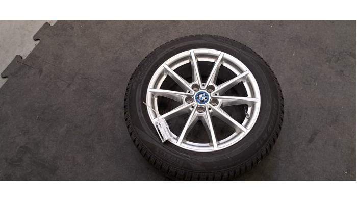 Jante + pneu d'hiver BMW I4