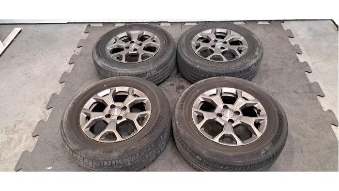 Kit jantes + pneumatiques Jeep Avenger