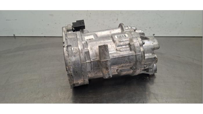 Pompe clim Mercedes CLA