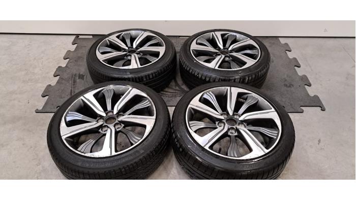 Kit jantes + pneumatiques MG Marvel R