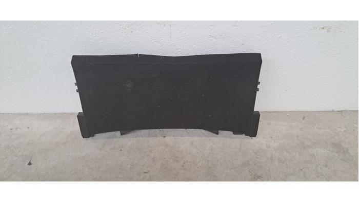 Plaque sol coffre Audi A4