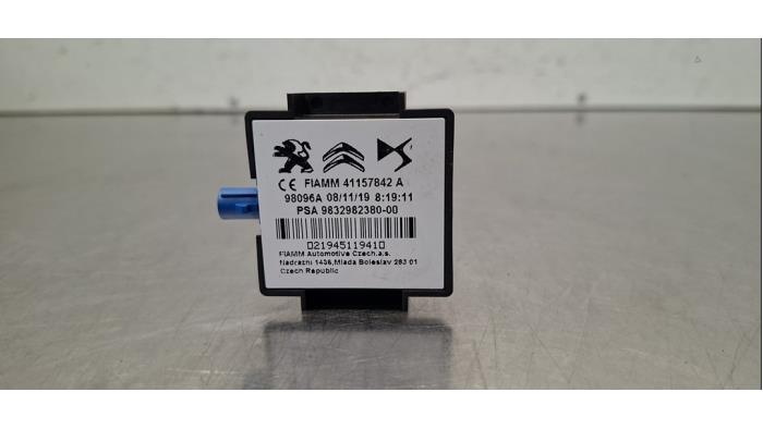 Antenne GPS Peugeot 5008