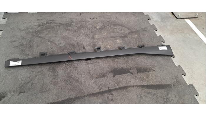 Marche-pied (list de couverture) droite Citroen C3