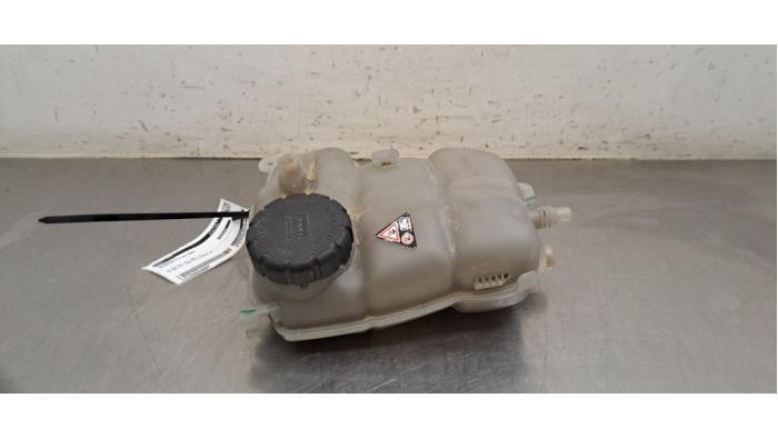 Réservoir d'expansion Mercedes CLA