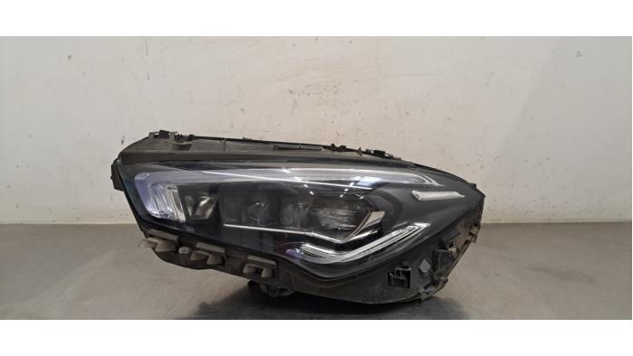 Phare gauche Mercedes CLA