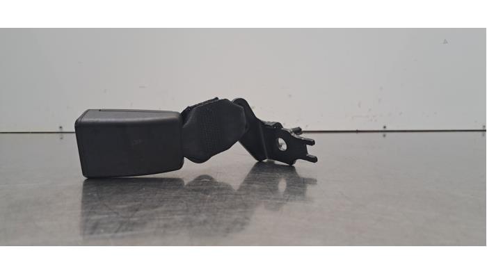 Insertion ceinture de sécurité arrière gauche Peugeot 2008