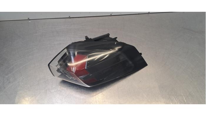 Feu arrière droit Peugeot 2008