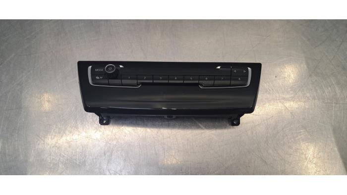 Panneau commande radio BMW 2-Série