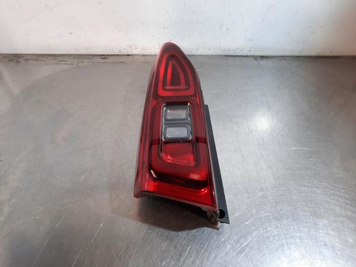 Feu arrière gauche Citroen Berlingo