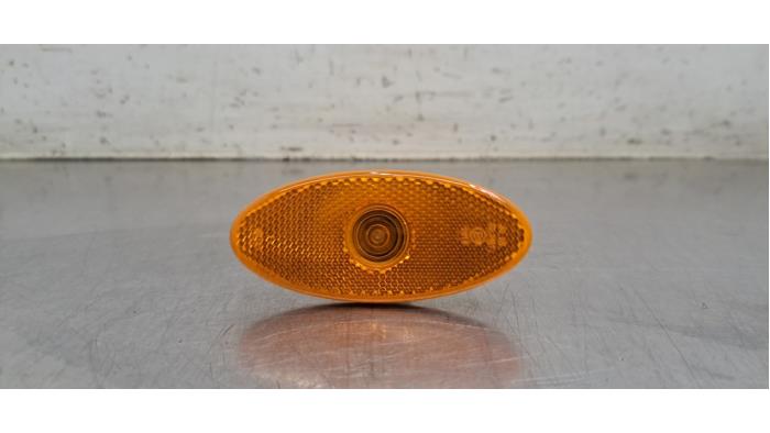 Feu clignotant droit Nissan Interstar