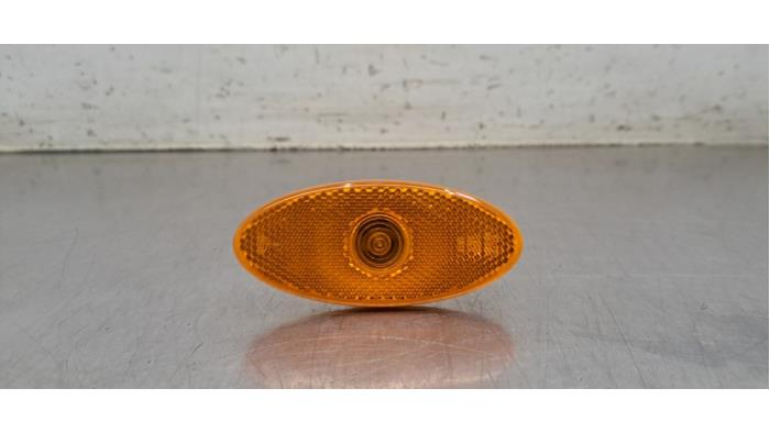 Feu clignotant gauche Nissan Interstar