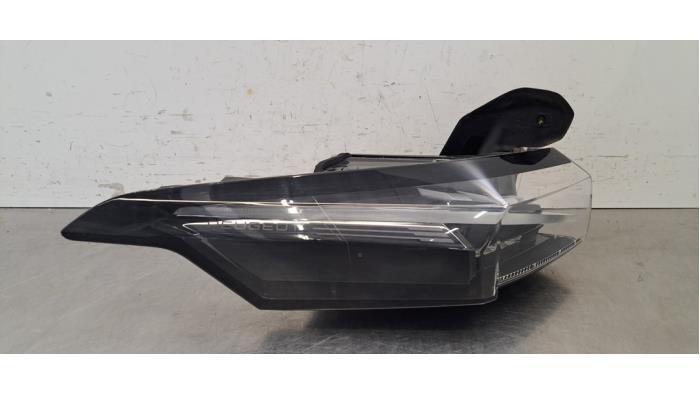 Feu arrière gauche Peugeot 408