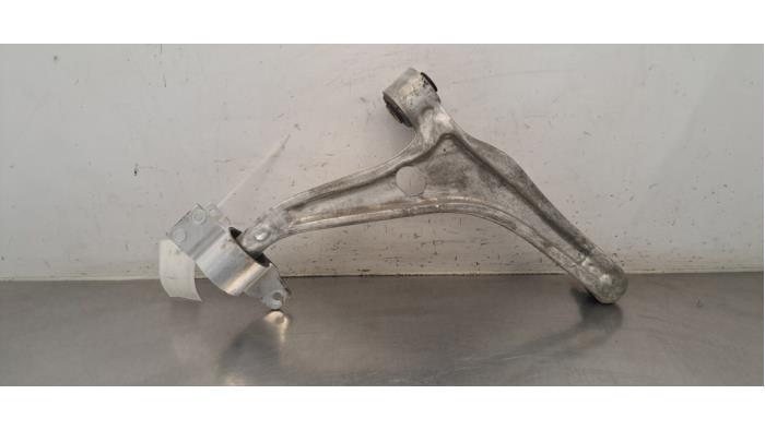 Bras de suspension avant gauche Mercedes CLA