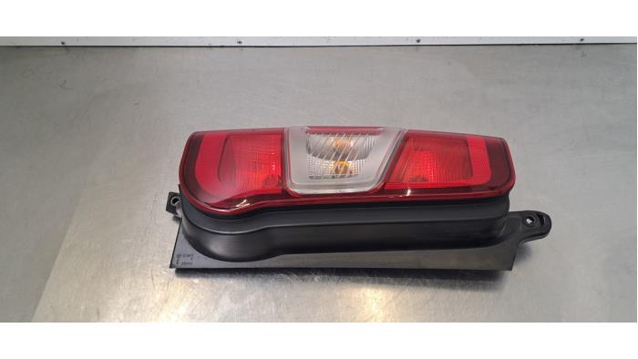 Feu arrière gauche Citroen Berlingo