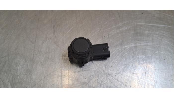Gebruikte PDC Sensor BMW 5 serie Touring (G31) 518d 2.0 TwinPower Turbo 16V Mild Hybrid Prijs € 30,25 Inclusief btw aangeboden door Autohandel Didier