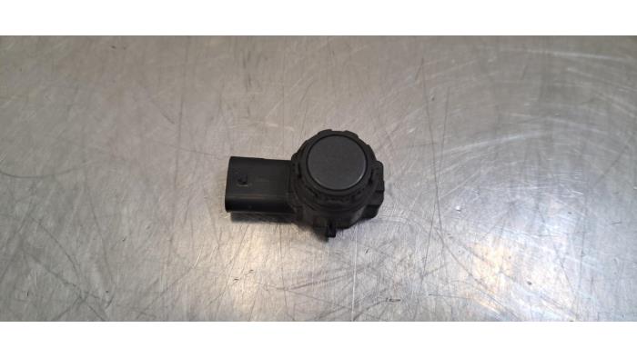 Gebruikte PDC Sensor BMW 5 serie Touring (G31) 518d 2.0 TwinPower Turbo 16V Mild Hybrid Prijs € 30,25 Inclusief btw aangeboden door Autohandel Didier