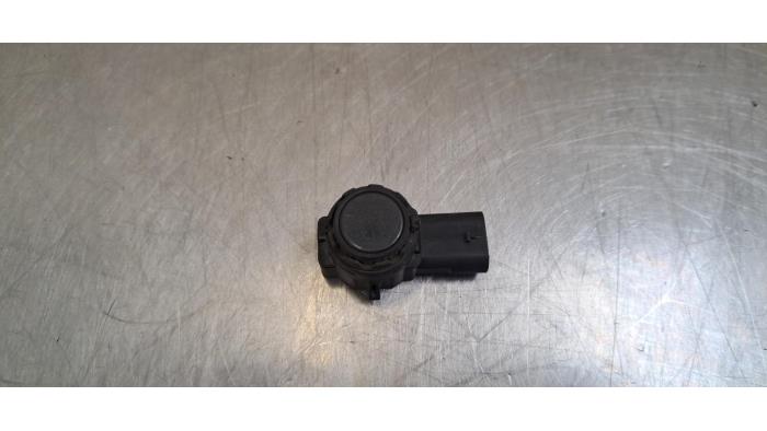 Gebruikte PDC Sensor BMW 5 serie Touring (G31) 518d 2.0 TwinPower Turbo 16V Mild Hybrid Prijs € 30,25 Inclusief btw aangeboden door Autohandel Didier