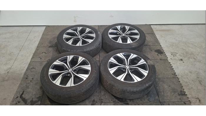 Kit jantes + pneumatiques Renault Clio