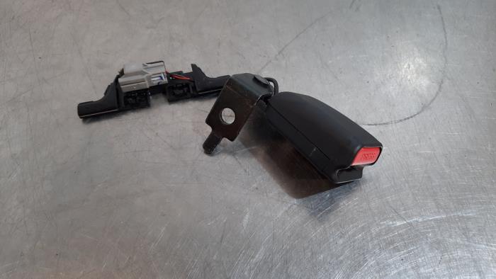 Insertion ceinture de sécurité arrière gauche Tesla Model 3