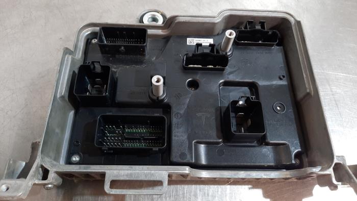Module électronique central Tesla Model 3