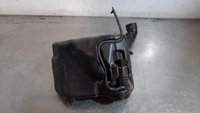 Réservoir lave-glace avant Tesla Model 3