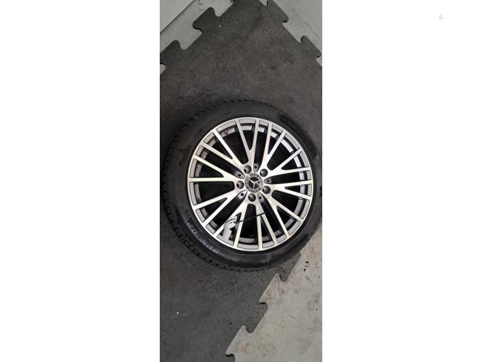 Jante + pneu d'hiver Mercedes CLA